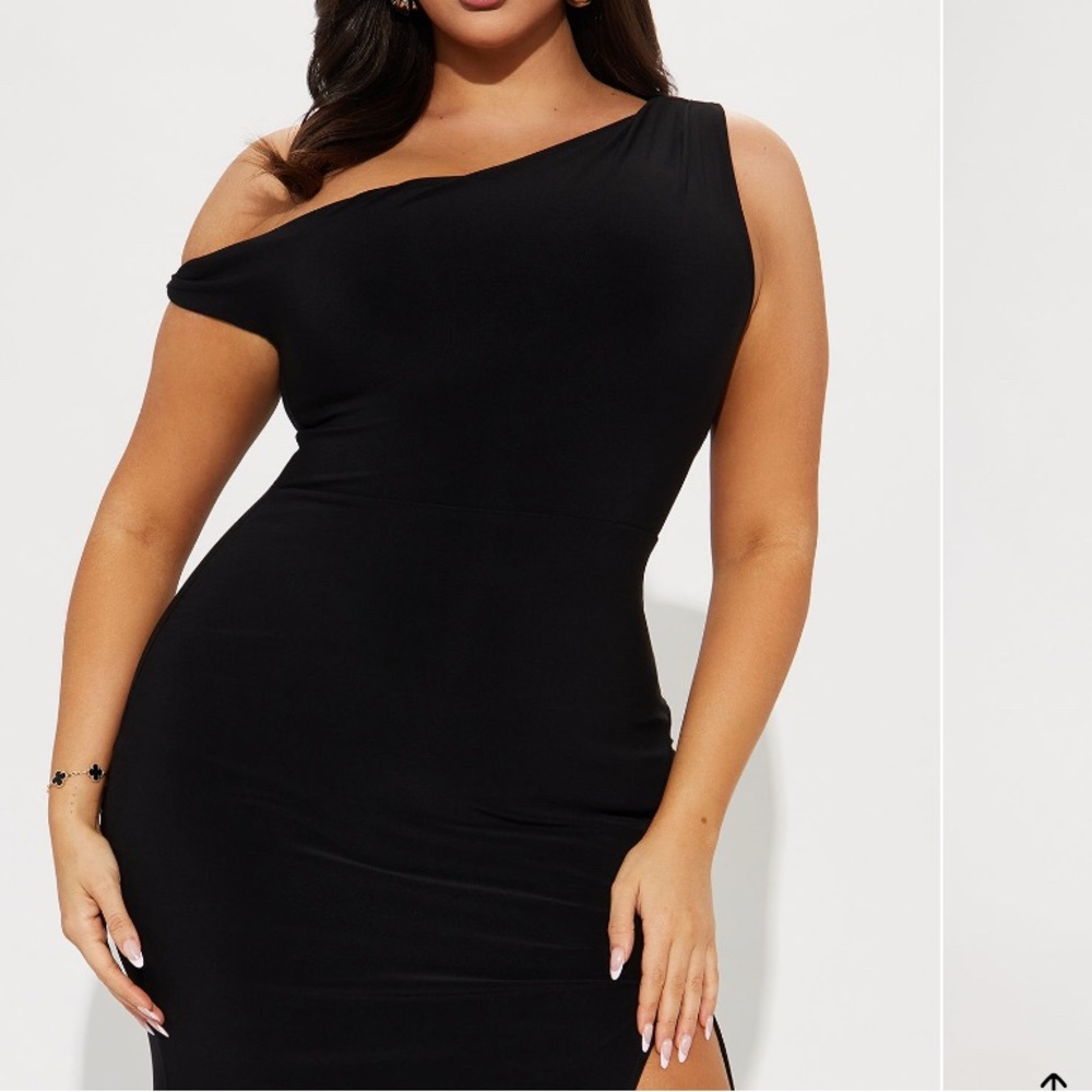Elegant Black One-Shoulder Dress
